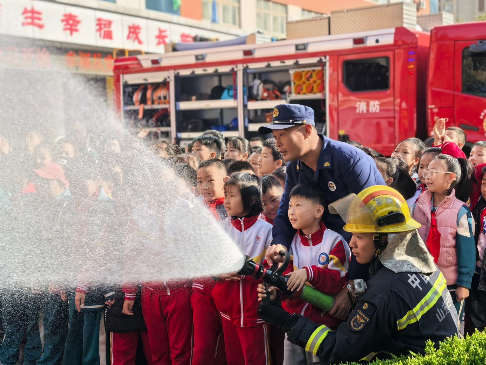 日照鳳凰小學(xué)消防日4 (1).jpg