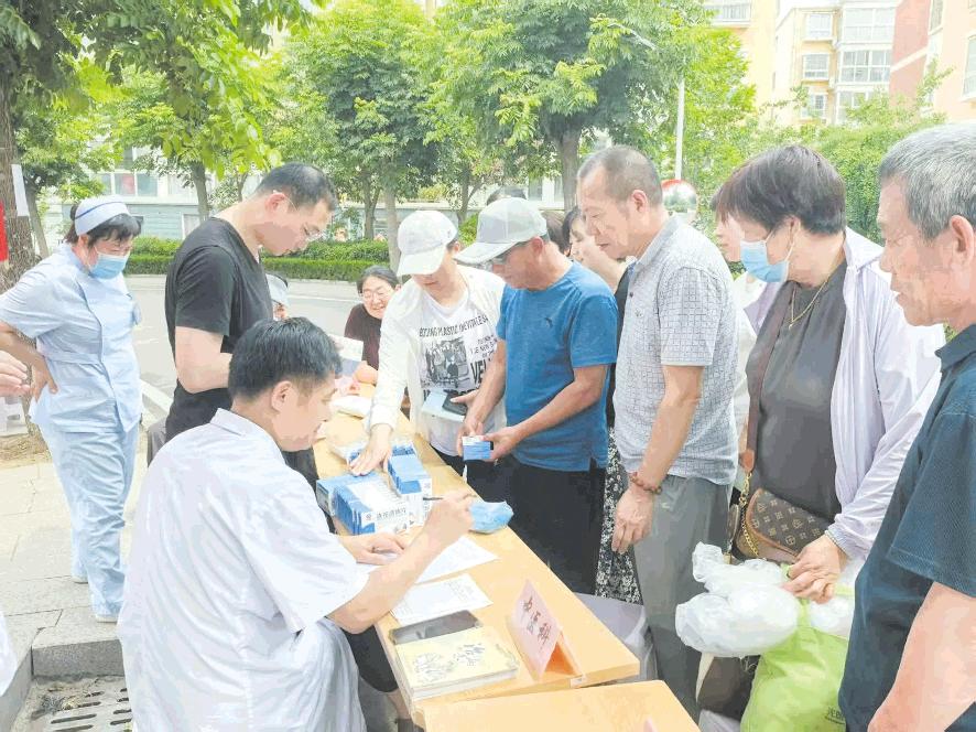 健康義診進(jìn)社區(qū)
