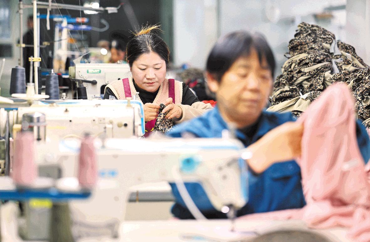 “家門(mén)口”就業(yè)拓寬群眾增收路